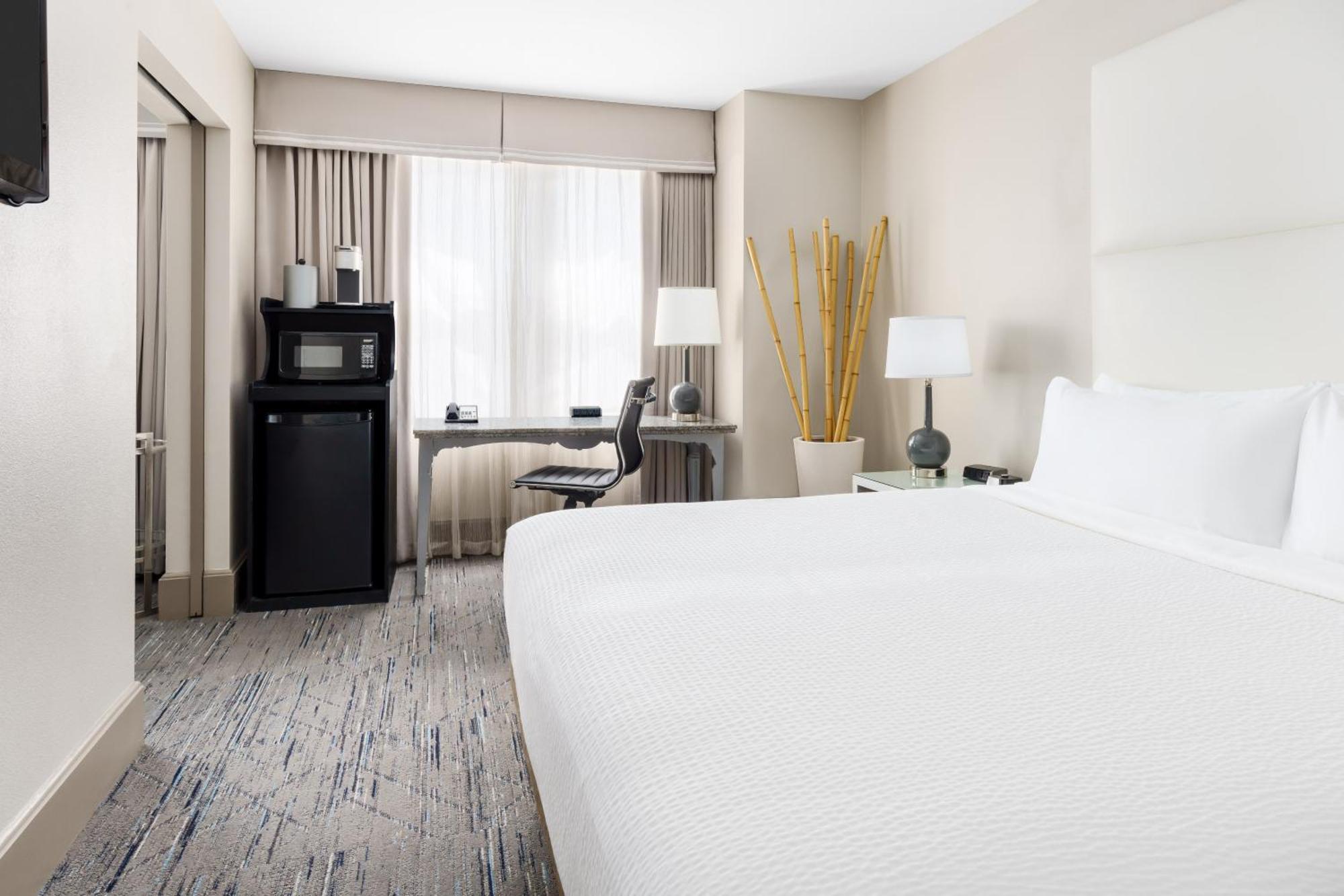 Holiday Inn Express Chicago - Magnificent Mile By Ihg Екстериор снимка