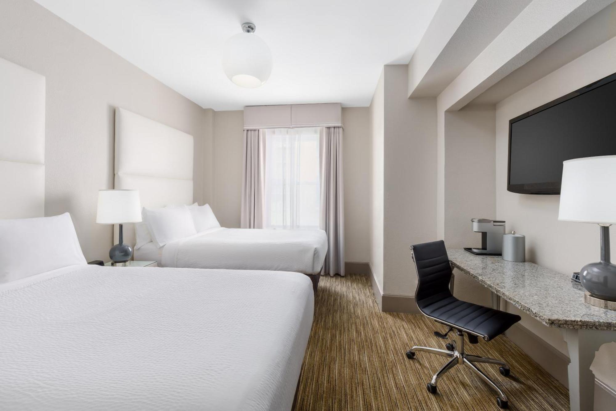 Holiday Inn Express Chicago - Magnificent Mile By Ihg Екстериор снимка