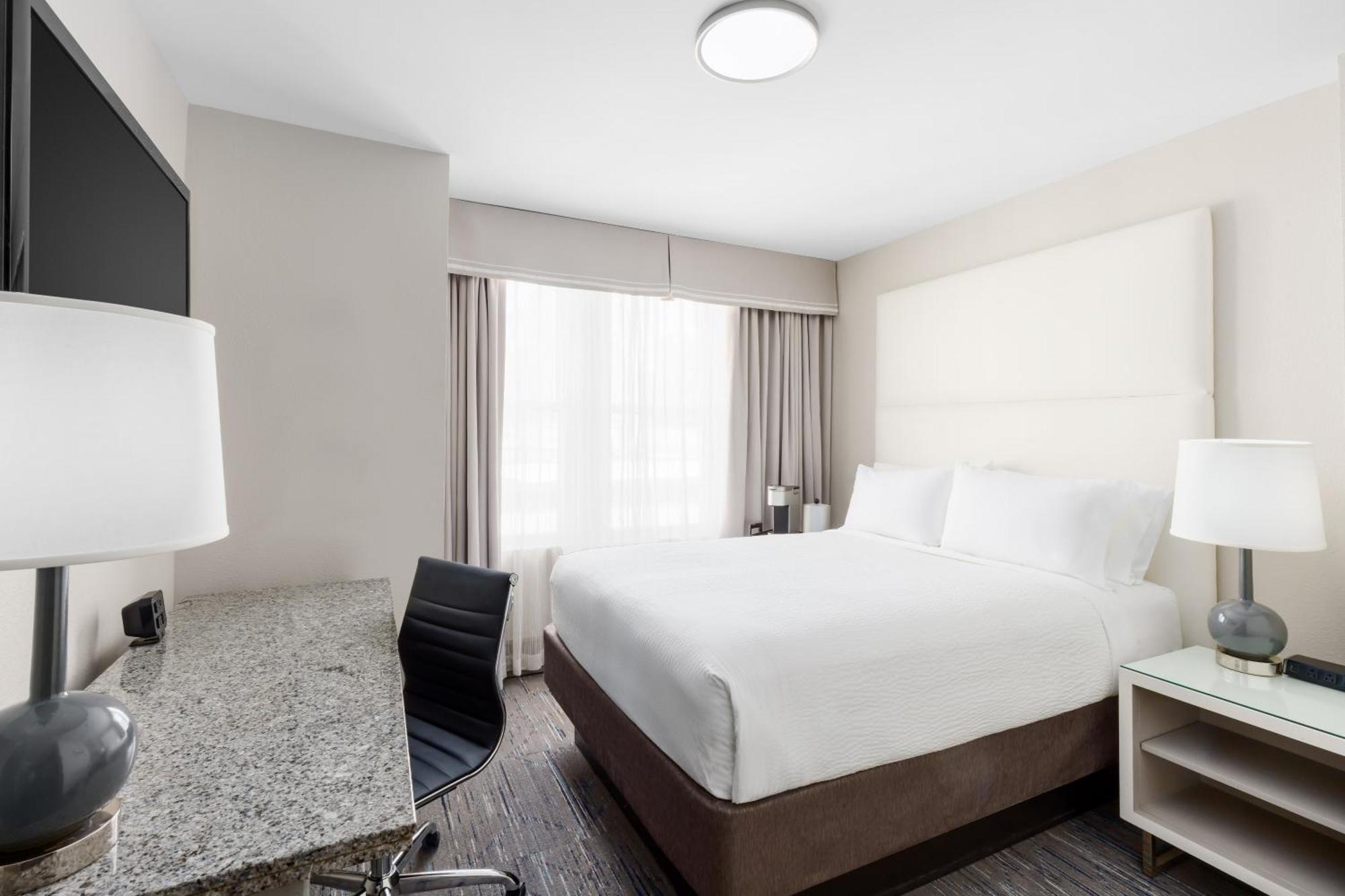 Holiday Inn Express Chicago - Magnificent Mile By Ihg Екстериор снимка