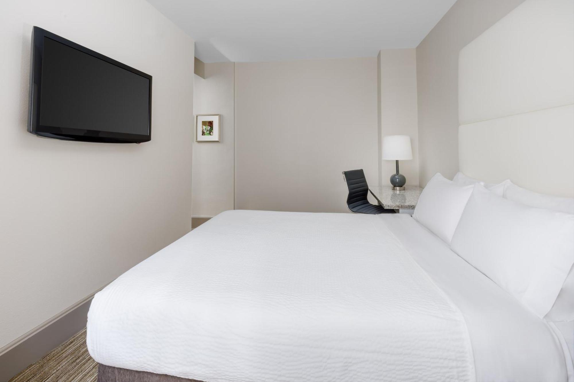 Holiday Inn Express Chicago - Magnificent Mile By Ihg Екстериор снимка