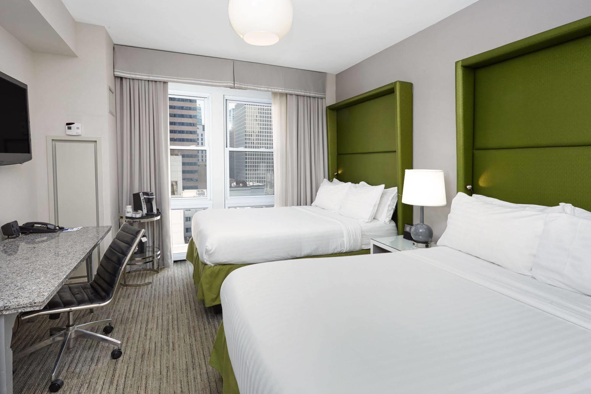 Holiday Inn Express Chicago - Magnificent Mile By Ihg Екстериор снимка