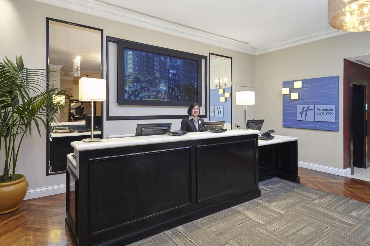 Holiday Inn Express Chicago - Magnificent Mile By Ihg Екстериор снимка