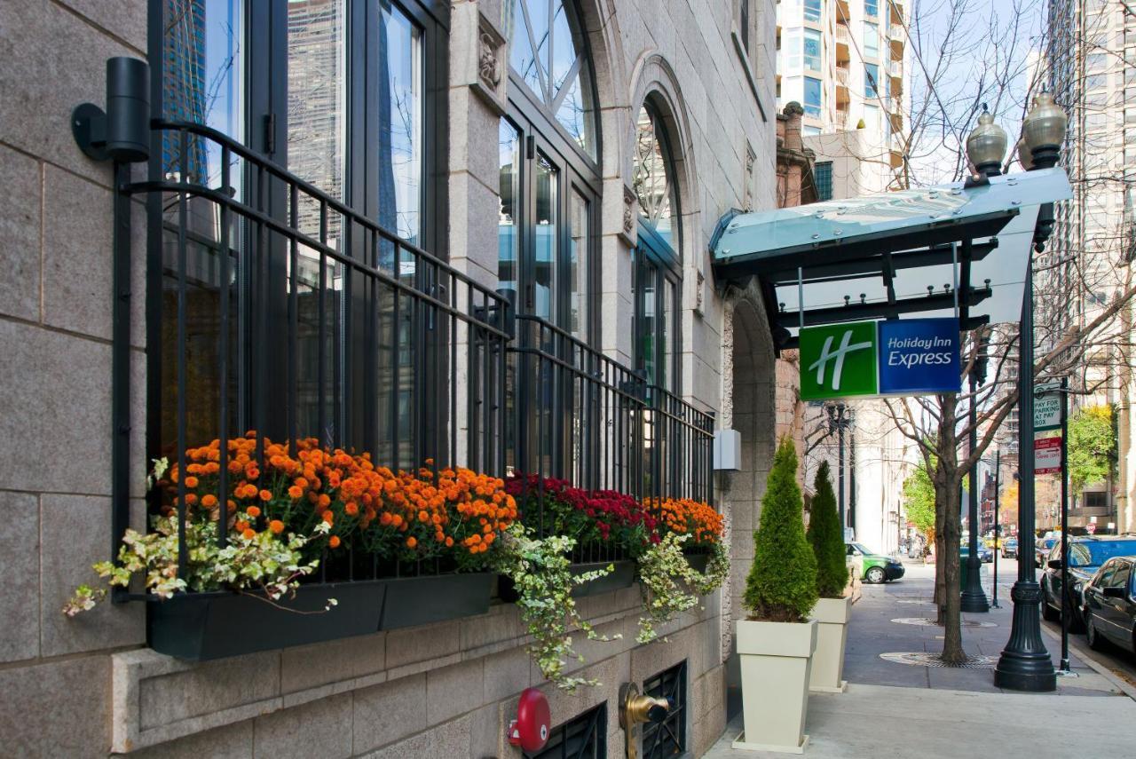 Holiday Inn Express Chicago - Magnificent Mile By Ihg Екстериор снимка